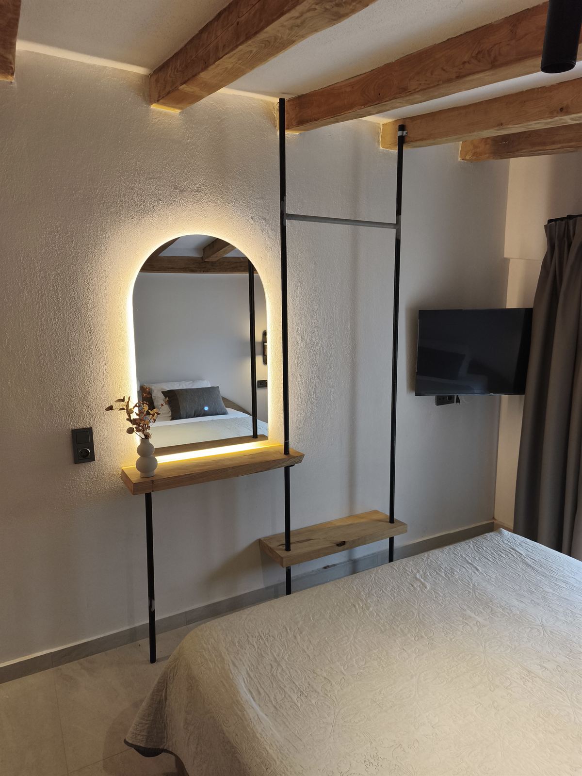 Elaida thassos 2025 06